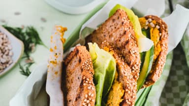 Vegetarisches Gemüsesandwich mit Möhrenmus