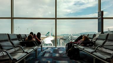 Warten am Flughafen 