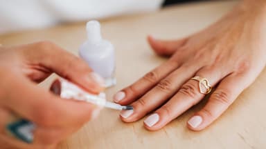 Nagelhärter für brüchige Fingernägel