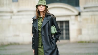 Langer Ledertrenchcoat