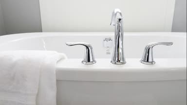 Badewanne putzen 