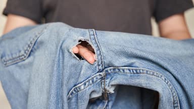Loch in der Jeans 