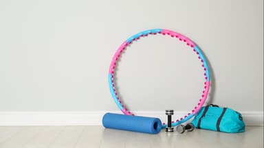 Hula Hoop Reifen an der Wand