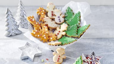 Weihnachtliche Butterplätzchen zum Verzieren
