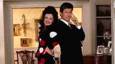 Fran Drescher (links, als Fran Fine) und Charles Shaughnessy (rechts, als Maxwell Sheffield) in "Die Nanny".