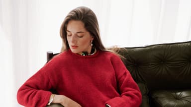 Roter Wollpullover von Lana Grossa
