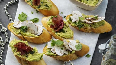 Crostini mit Avocadocreme 