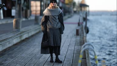 Frau trägt Stiefel 