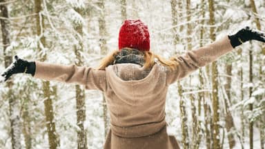 Frau im Schnee