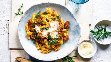 Spirelli mit Zucchini-Hackfleisch-Soße