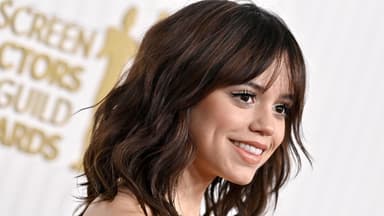 Jenna Ortega trägt den Wolf Cut 