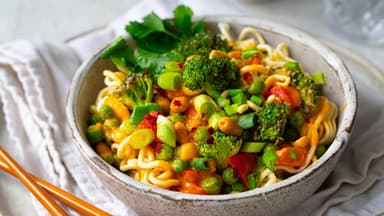 Curry-Nudeln mit Gemüse 