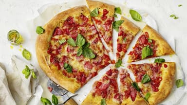 Tomaten-Erdbeer-Pizza 