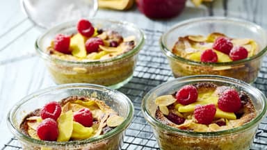Ricotta-Auflauf mit Mango und Himbeeren 