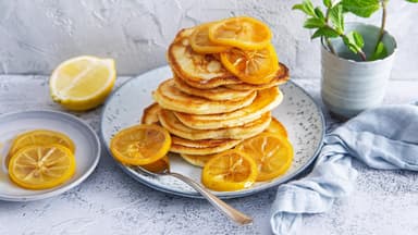 Zitronen-Pancakes mit Ricotta 