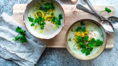 Schnelle Lauchsuppe mit Sauerrahm