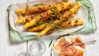 Spargel im Schinkenmantel