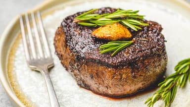 Gegrilltes Entrecote Steak auf einem Teller