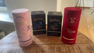 Harry Potter Parfums auf einem Tisch