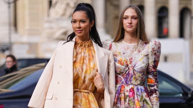 Blumenkleider im Streetstyle