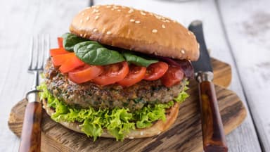 Burger-Patties mit Haferflocken 