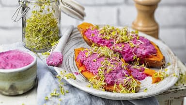 Süßkartoffel-Kumpir mit Birnen-Ziegenkäse-Füllung