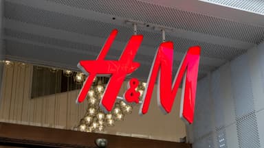 Eingang von einem H&M-Store