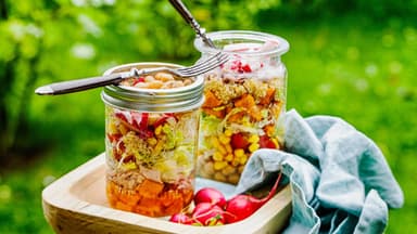 Schichtsalat mit Quinoa 