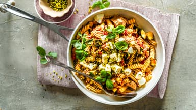Schnelle und günstige Thunfisch-Pasta