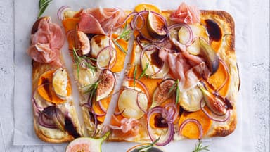 Mediterraner Flammkuchen mit Feigen