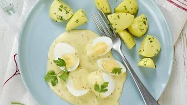 Eier mit Senfsauce