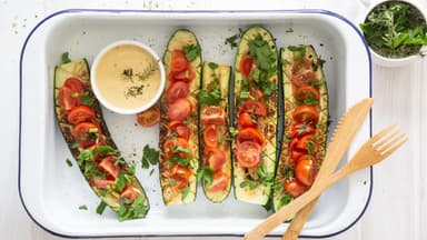 Vegane gefüllte Zucchini 