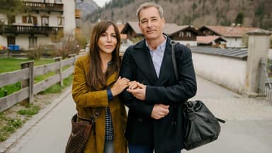 Jan Sosniok und Simone Thomalla in "Frühling - Die verschwundenen Eltern"