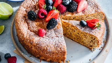 Portugiesischer Mandelkuchen mit Limette