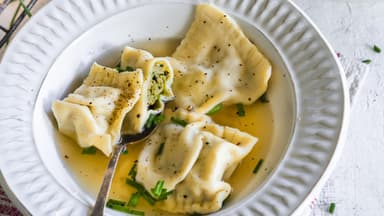 Vegane Maultaschen-Suppe