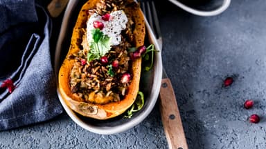 Gefüllter Butternut-Kürbis mit Feta