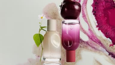Die neuen Glossier-Parfums You Rêve und You Doux
