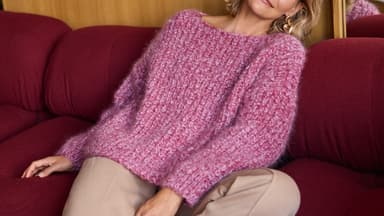 Model in Mohair Moda Seelenschmeichler-Pullover von Lana Grossa
