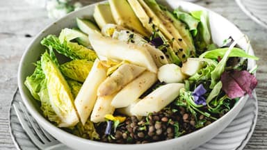 Buddha Bowl mit Spargel 