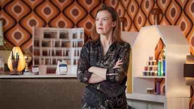 Julika Jenkins in "Nord bei Nordwest – Haare? Hartmann!"