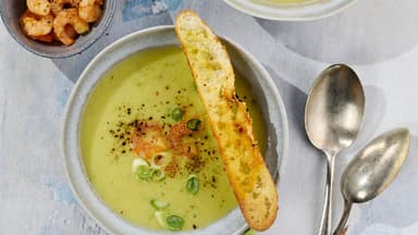 Kartoffel-Lauchzwiebeln-Suppe 