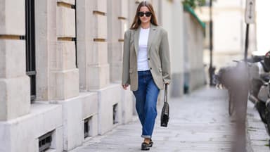 Blazer-Outfits, welches schlicht ist 