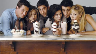 US-Serie Friends: Ahuptdarsteller schlürfen Milchshakes und haben Spaß 