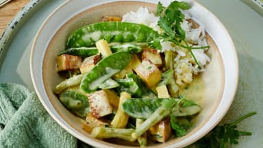 Grünes Tofu-Kokos-Curry 