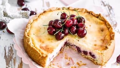 Käsekuchen mit Sauerkirschen 