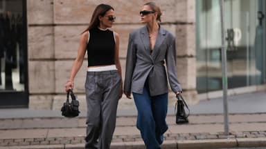 Zwei Frauen in stylischen Outfits
