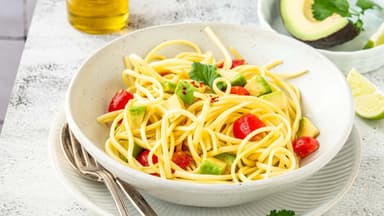 Scharfe Avocado-Pasta 