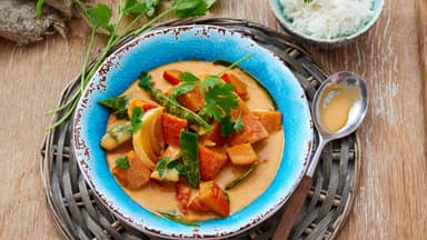Kürbiscurry mit Zuckerschoten  Kürbiscurry mit Zuckerschoten