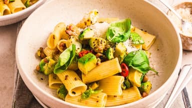 Avocado-Pasta mit Bacon 