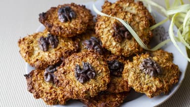 Walnussplätzchen mit Schnittlauch 